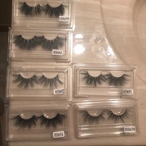 Women’s unused 25 mm lashes
